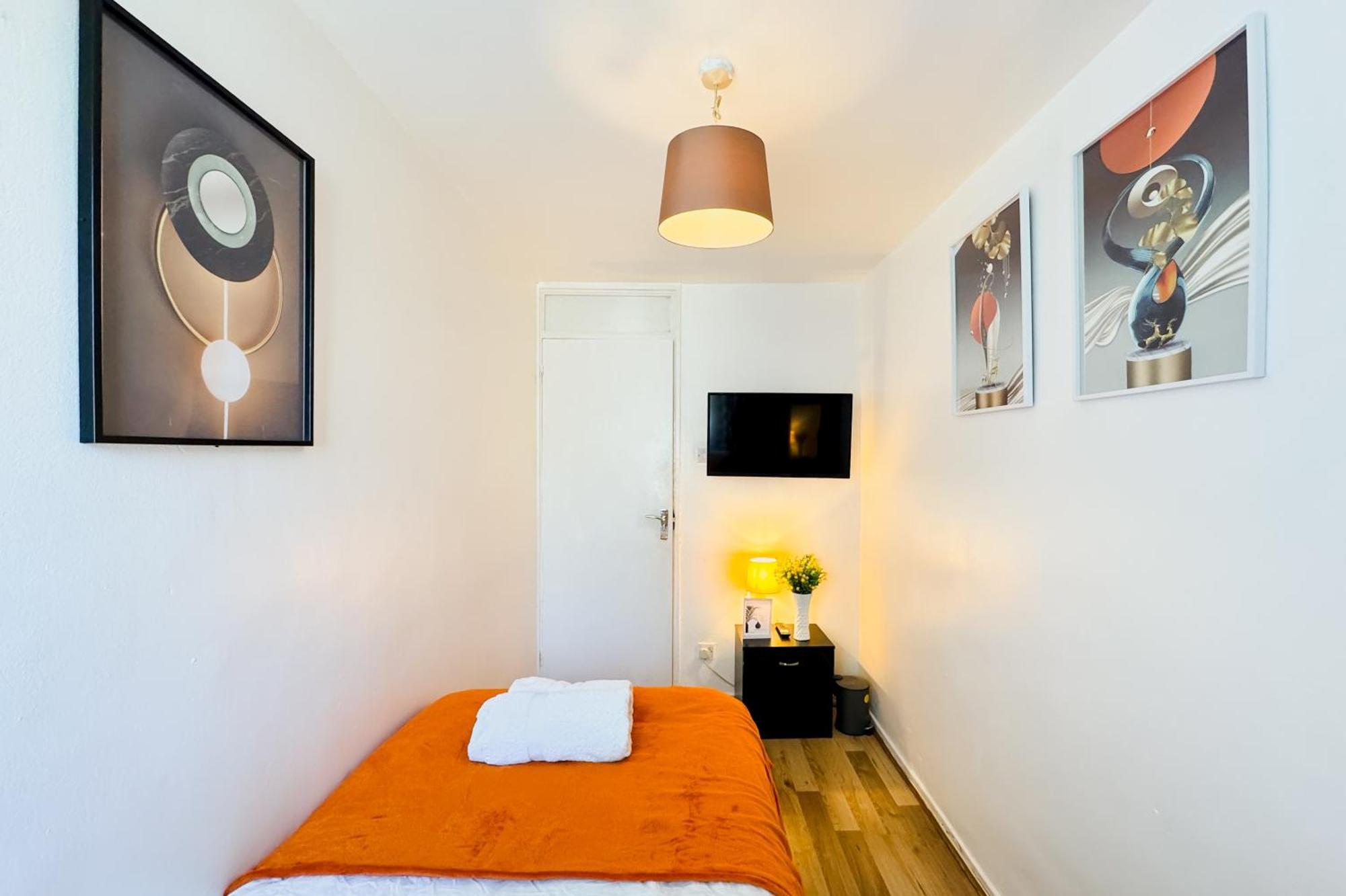 Camberwell Love hotel *